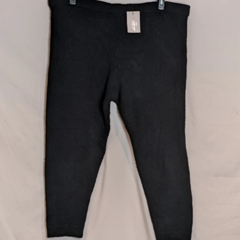 Missguided+ Knitted Boyfriend Joggers in Black size 22/24